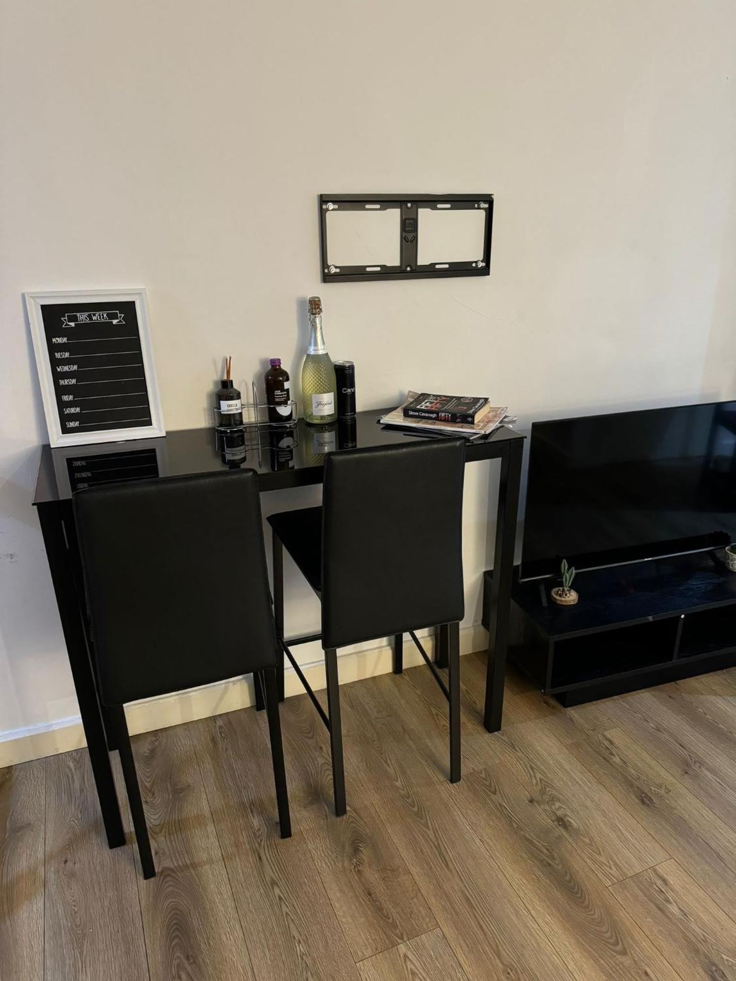 Cozy Two Bedroom Apartment Sleeps 6 Near Camden Market Hw10 London Kültér fotó
