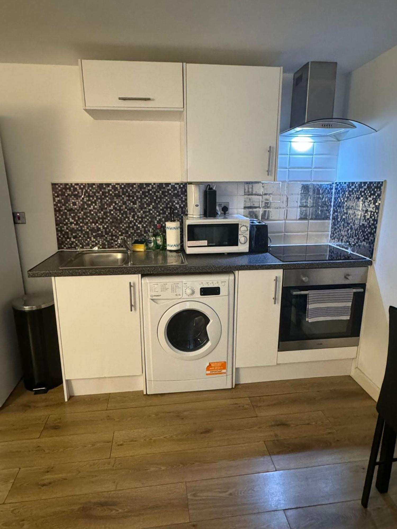 Cozy Two Bedroom Apartment Sleeps 6 Near Camden Market Hw10 London Kültér fotó