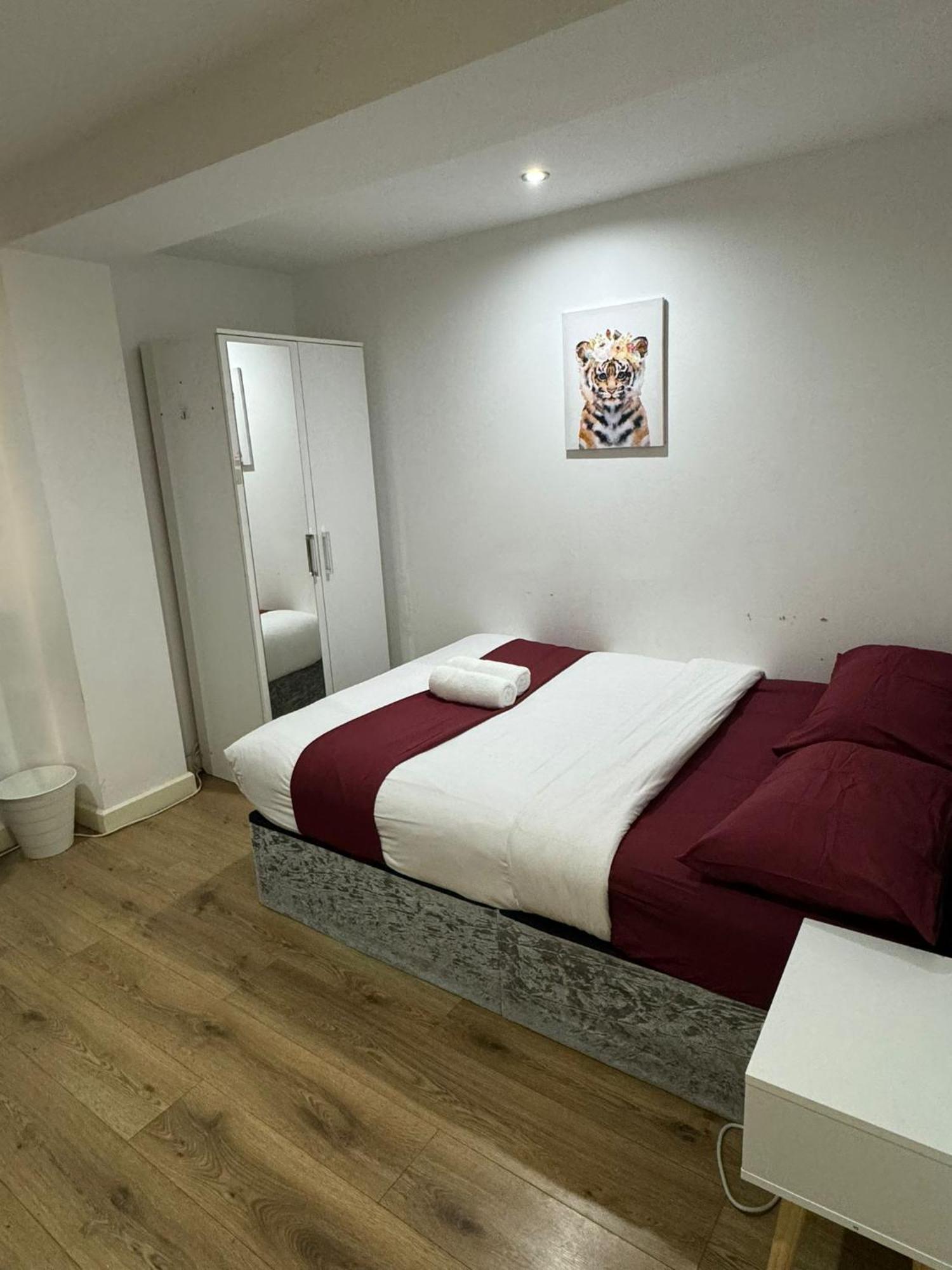 Cozy Two Bedroom Apartment Sleeps 6 Near Camden Market Hw10 London Kültér fotó