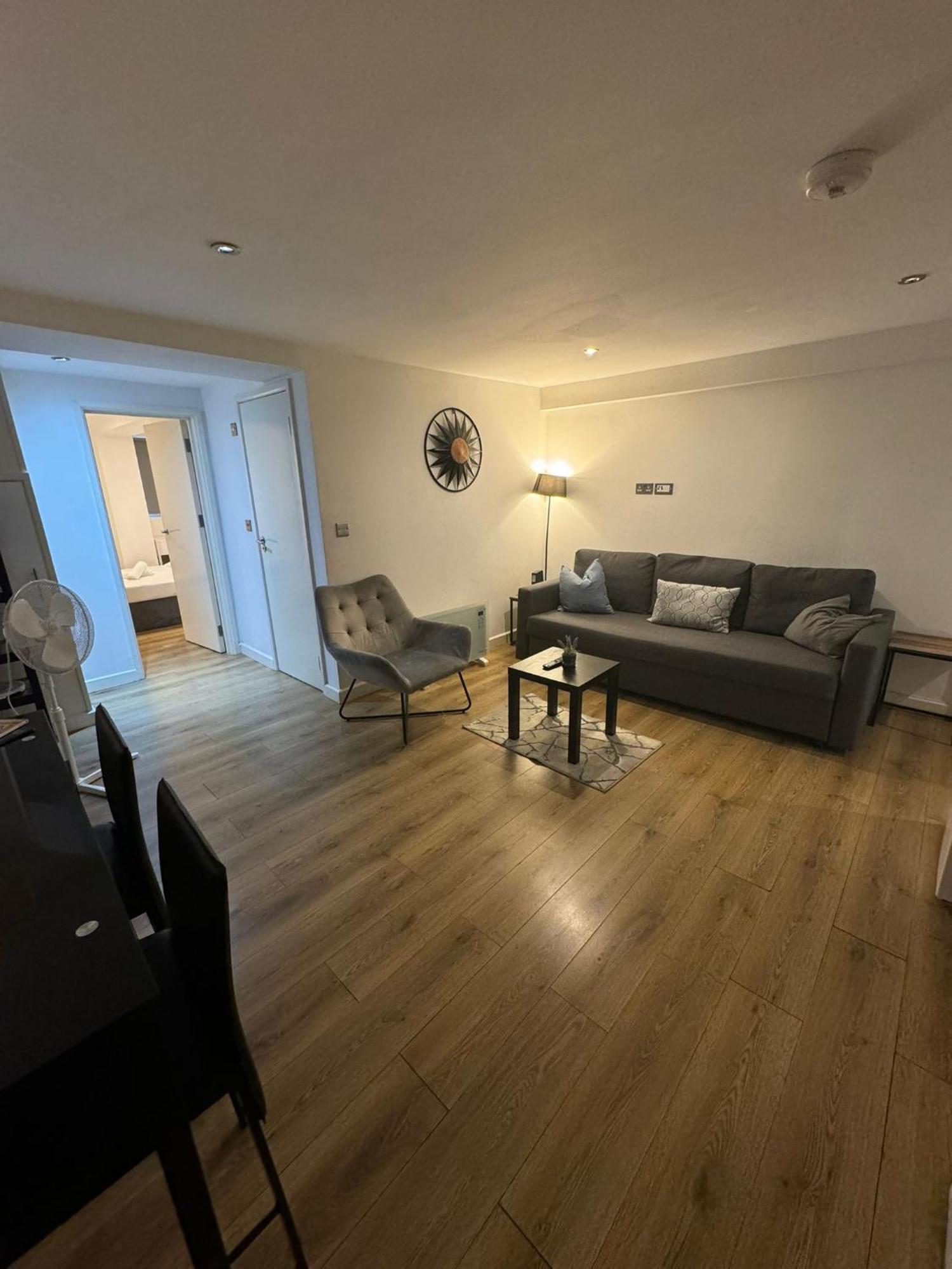 Cozy Two Bedroom Apartment Sleeps 6 Near Camden Market Hw10 London Kültér fotó