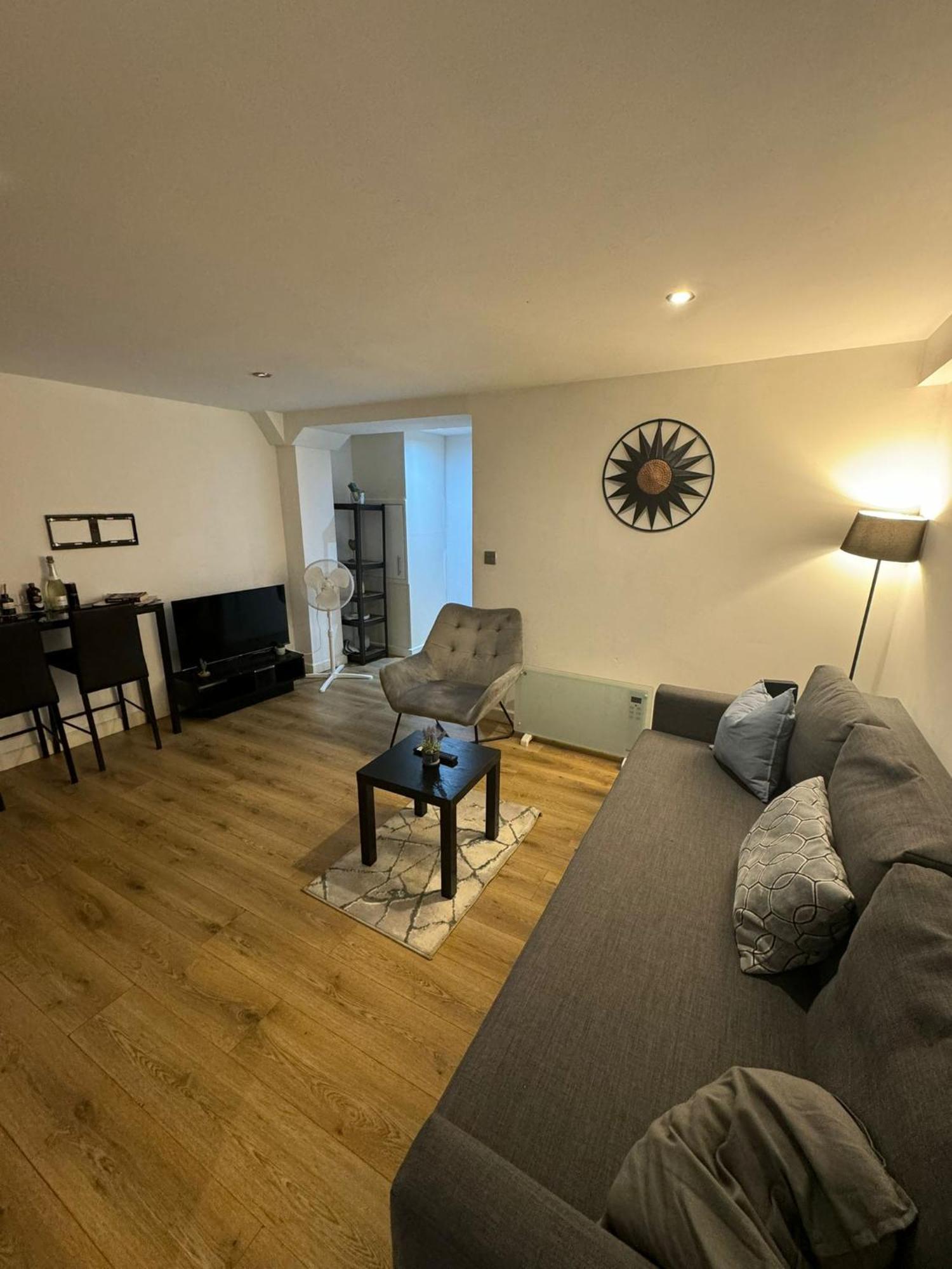 Cozy Two Bedroom Apartment Sleeps 6 Near Camden Market Hw10 London Kültér fotó