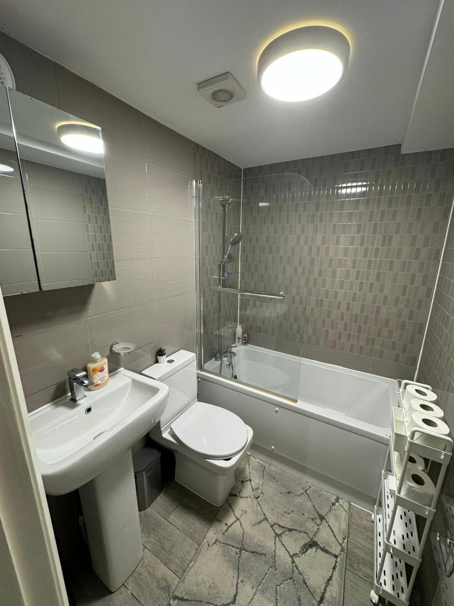 Cozy Two Bedroom Apartment Sleeps 6 Near Camden Market Hw10 London Kültér fotó